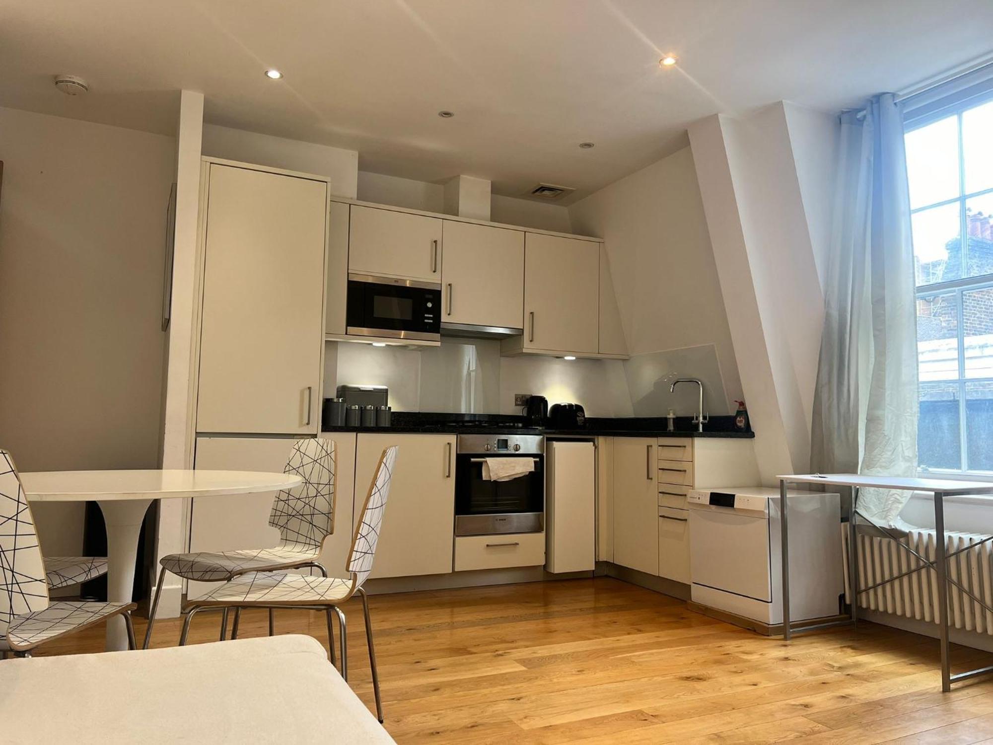 One Bedroom Apartment In Holborn Лондон Экстерьер фото
