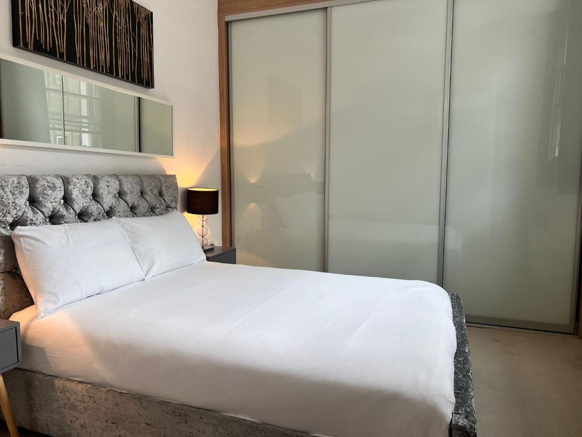 One Bedroom Apartment In Holborn Лондон Экстерьер фото
