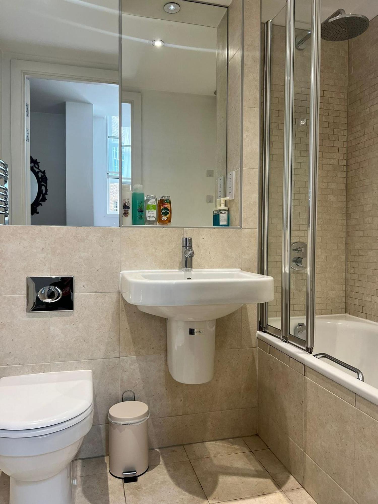 One Bedroom Apartment In Holborn Лондон Экстерьер фото
